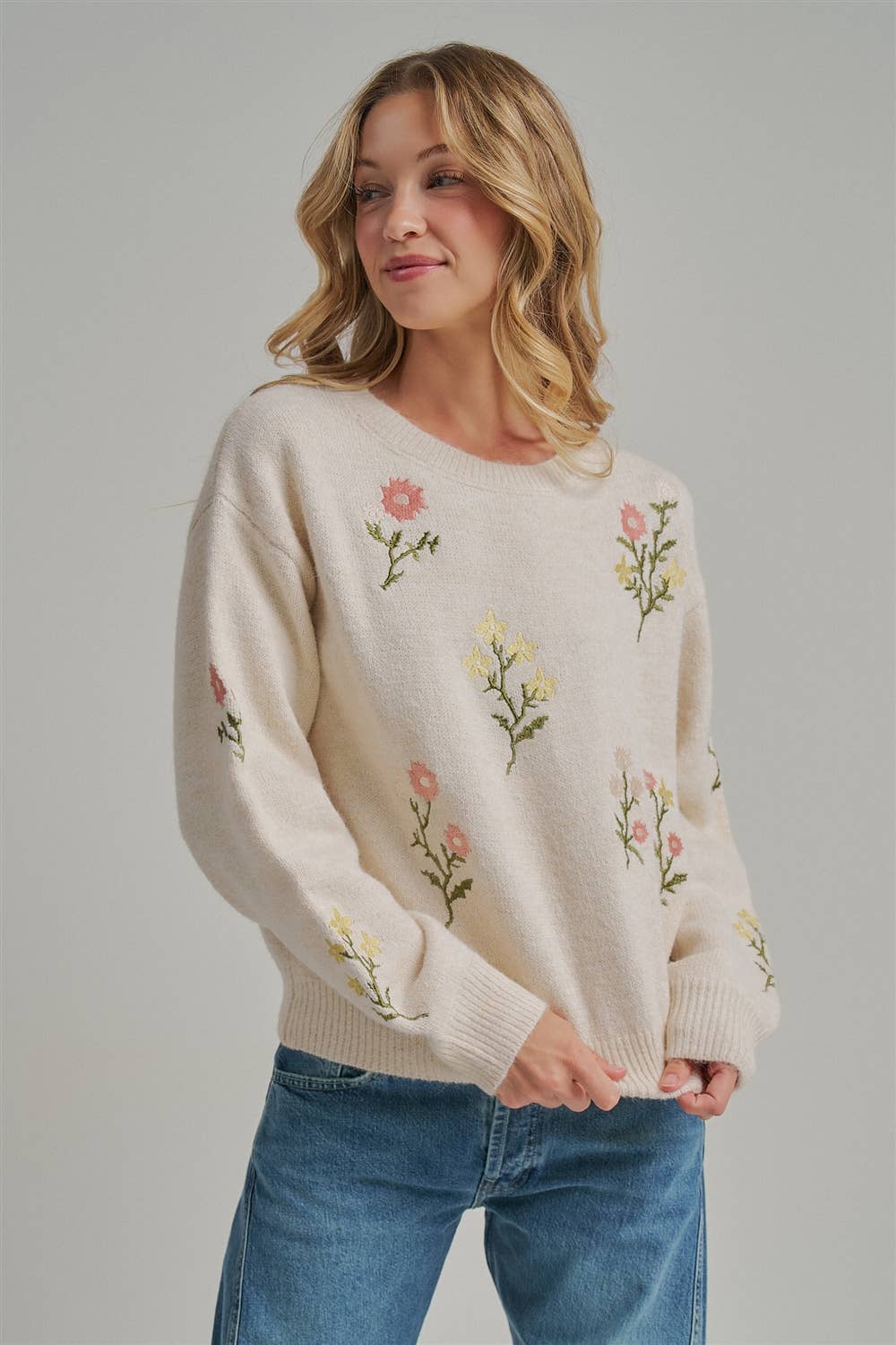 FLORAL EMBROIDERED SWEATER
