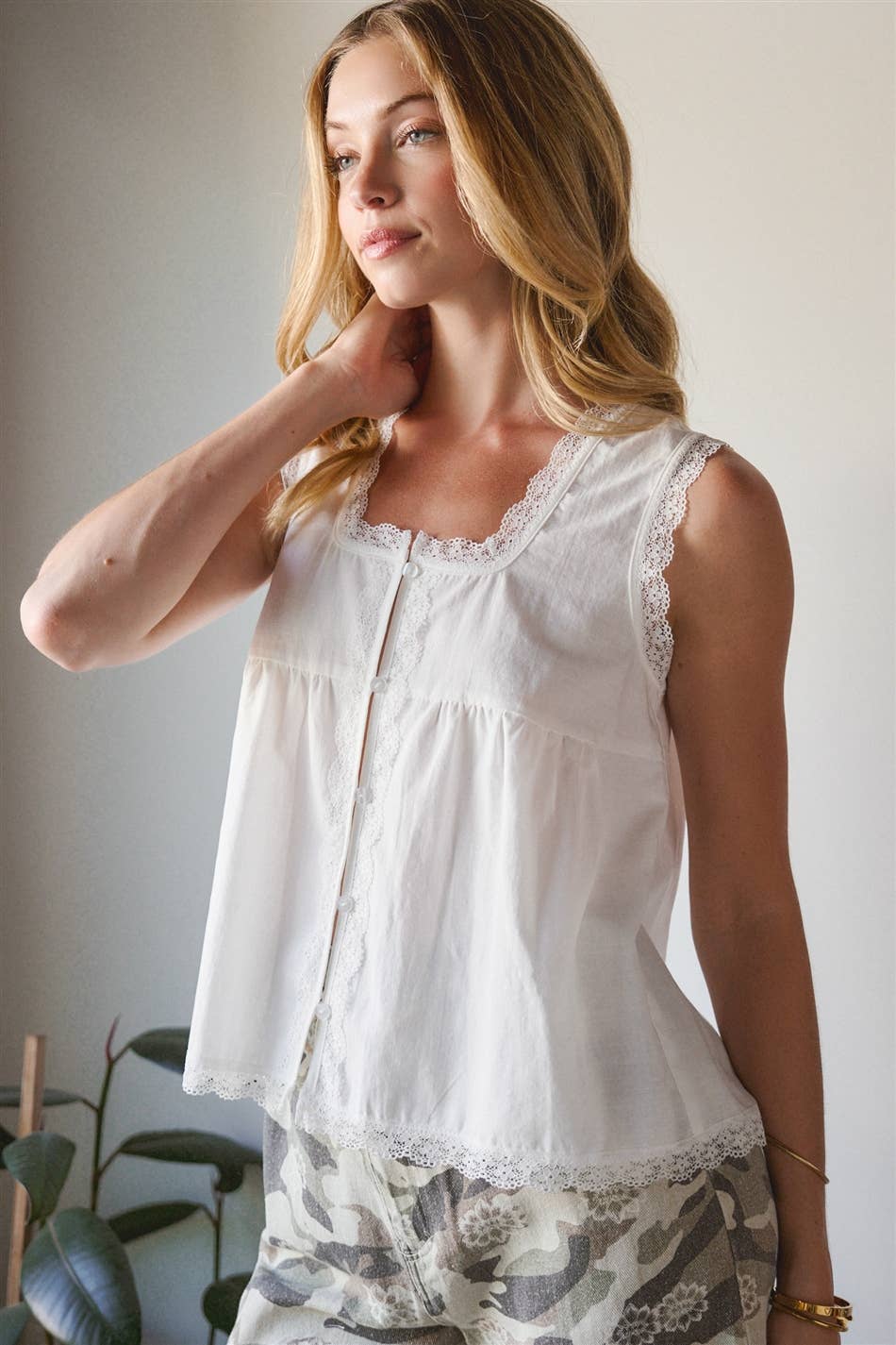 LACE BUTTON DOWN SLEEVELESS BLOUSE TOP