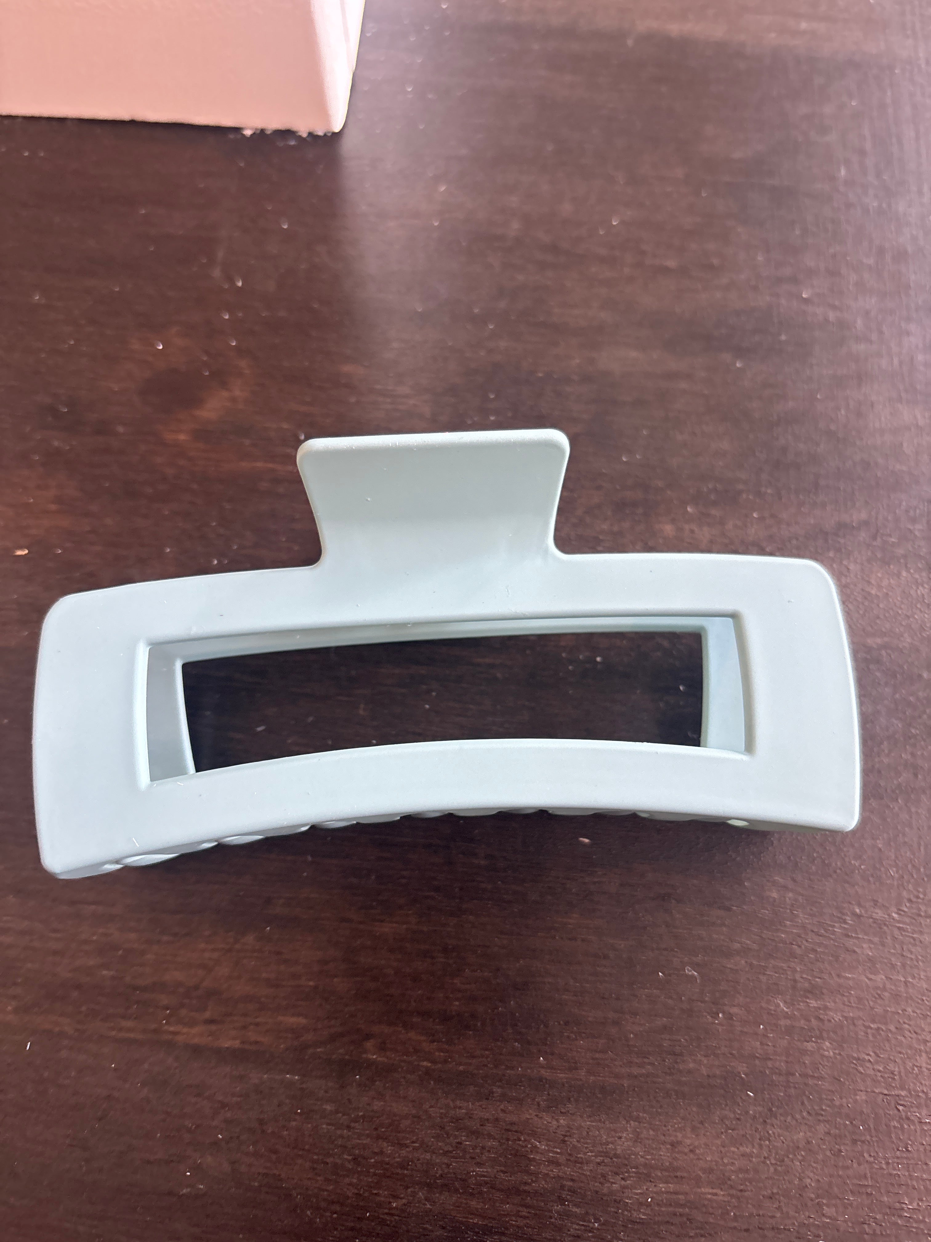 Matte Jumbo Cut Out Rectangle Hair Claw