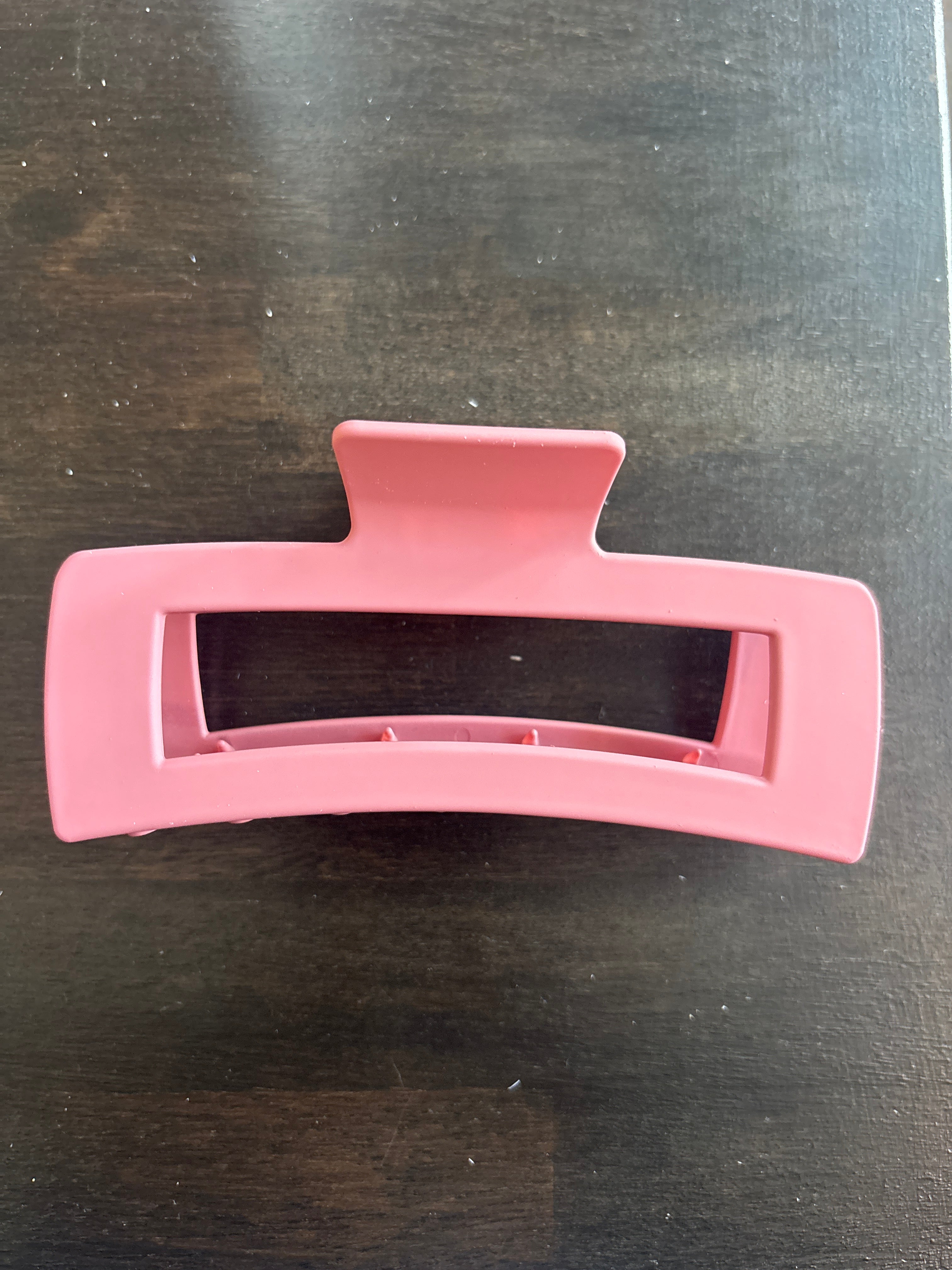 Matte Jumbo Cut Out Rectangle Hair Claw