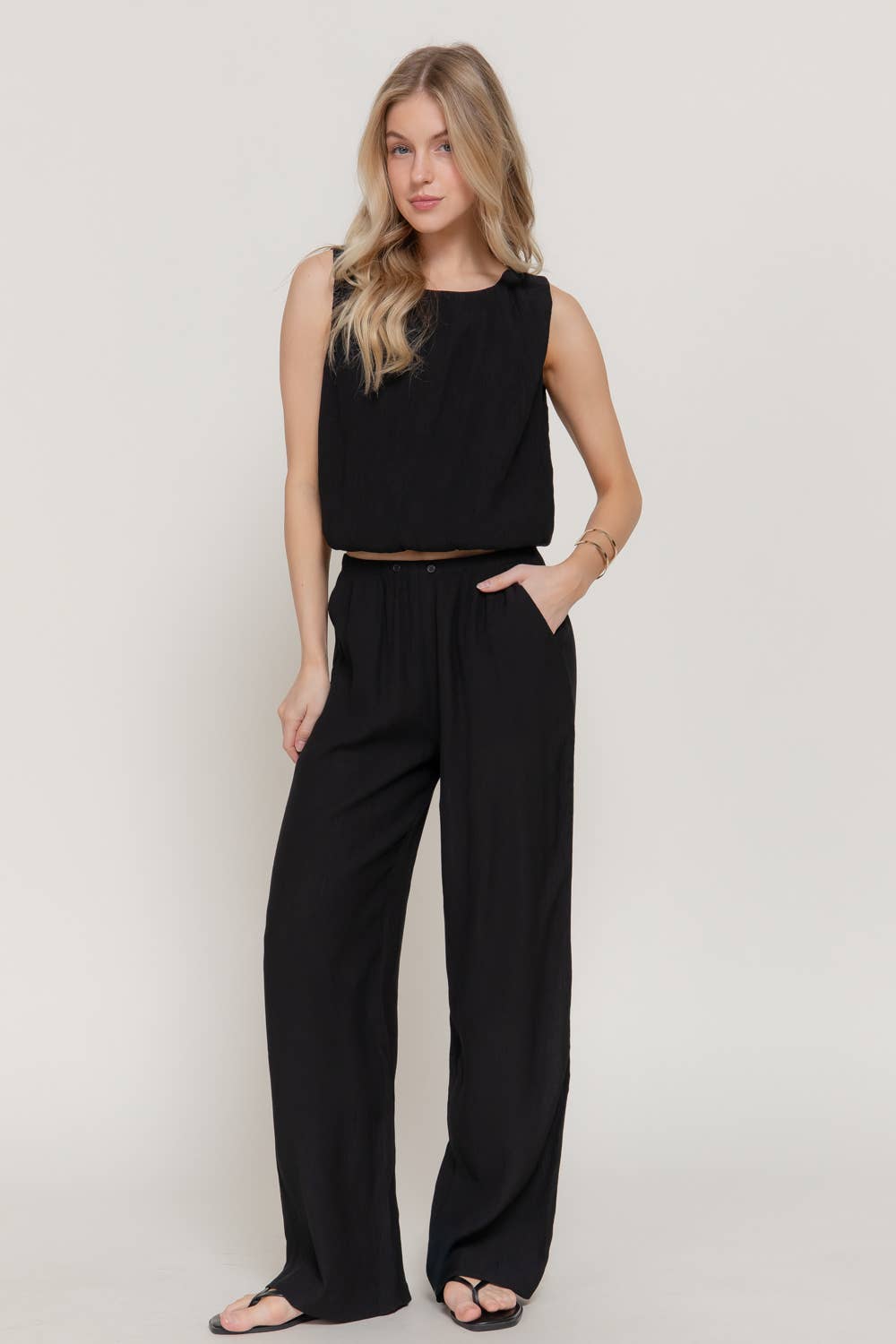 Sleeveless Round Neck Balloon Fit Crinkle Woven Top