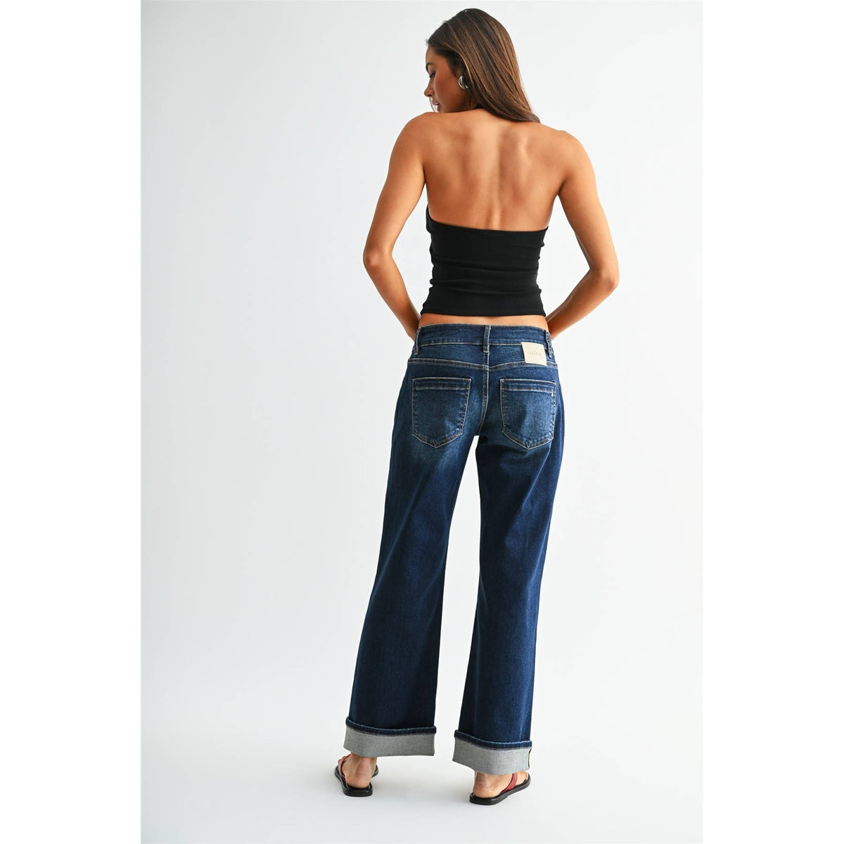 LOW-RISE WIDE ANKLE BAGGY FIT