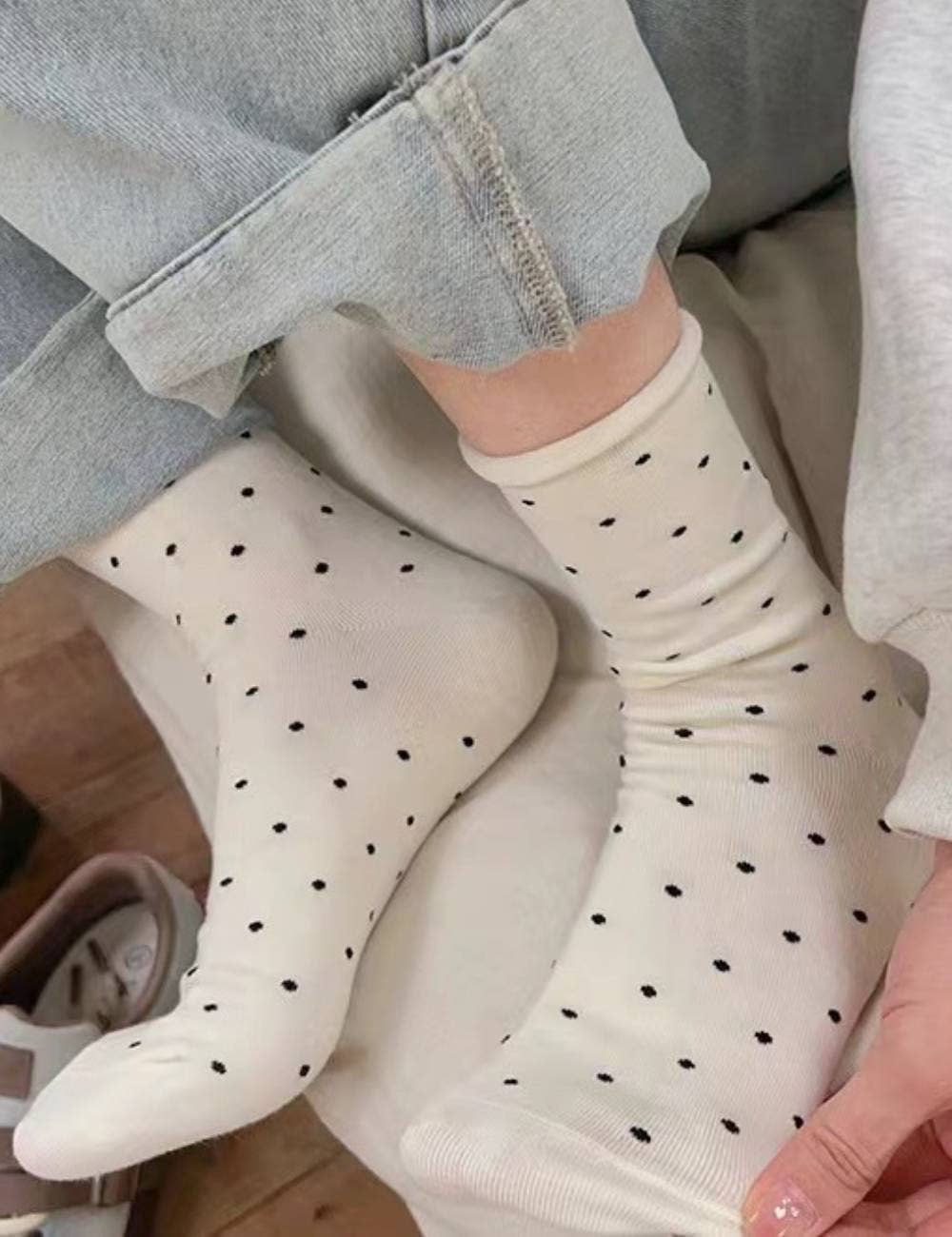 Ladies Polka Dot Knit Midi Sock