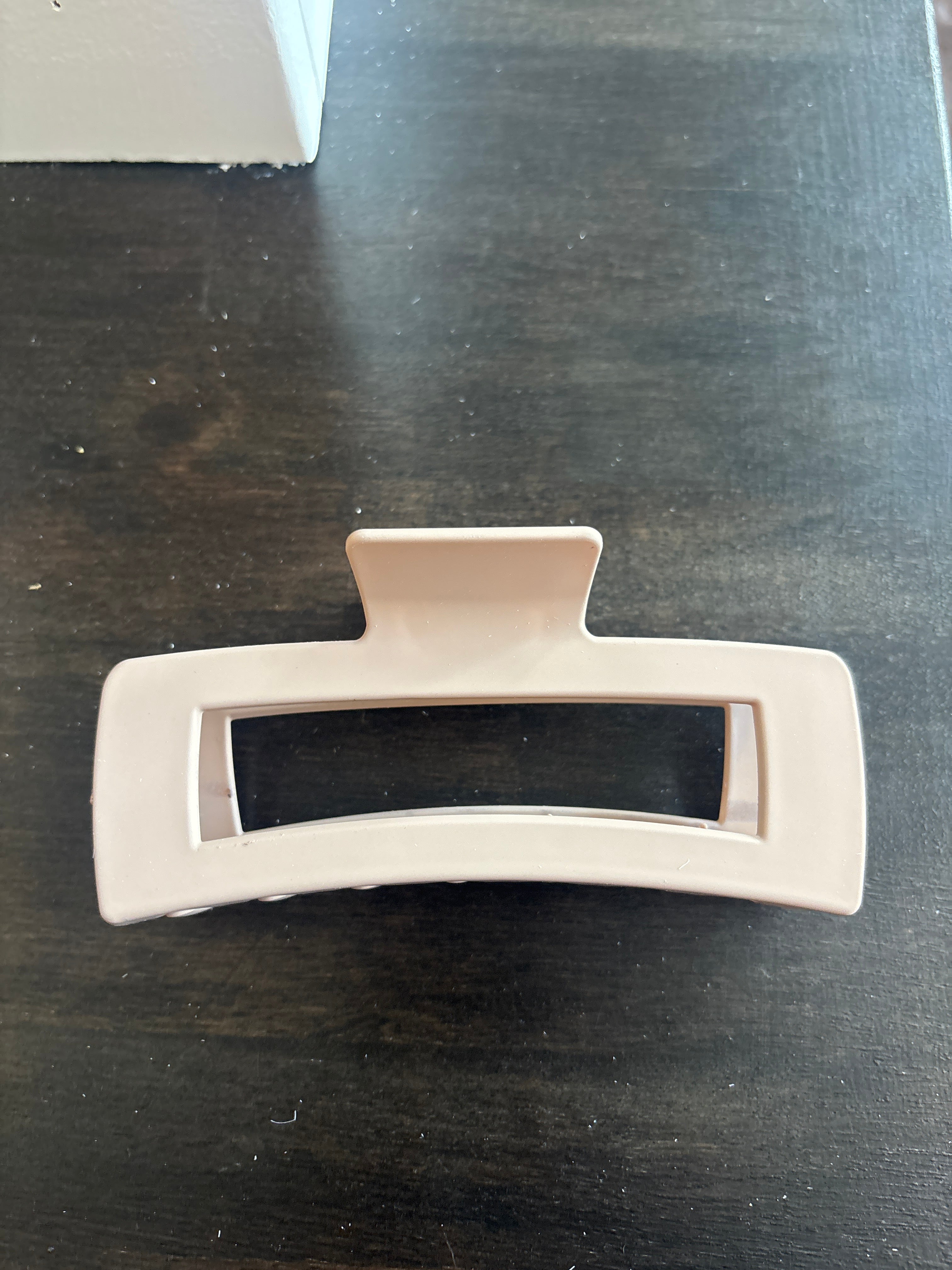 Matte Jumbo Cut Out Rectangle Hair Claw