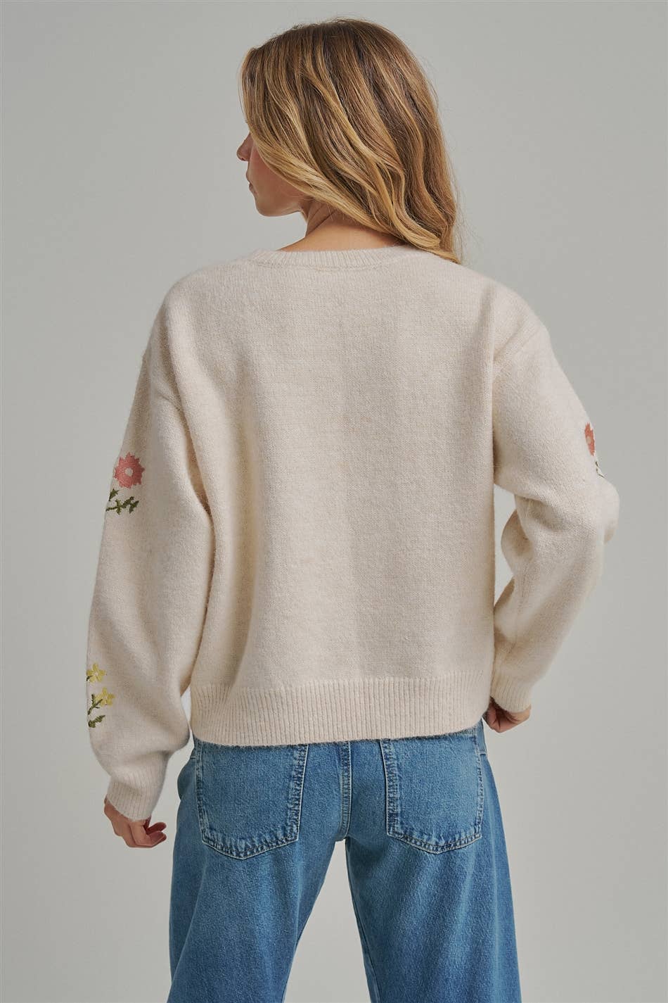 FLORAL EMBROIDERED SWEATER