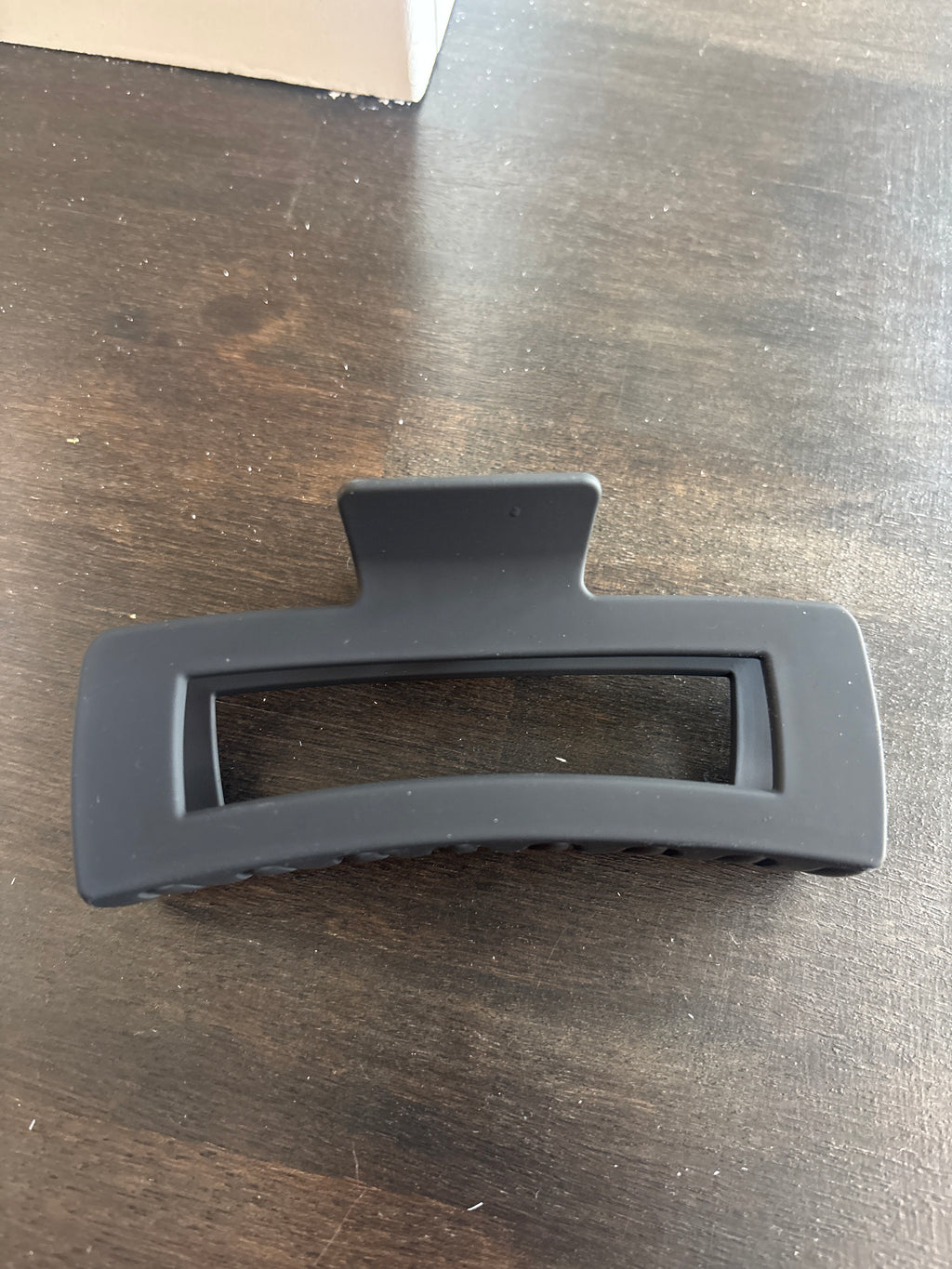 Matte Jumbo Cut Out Rectangle Hair Claw
