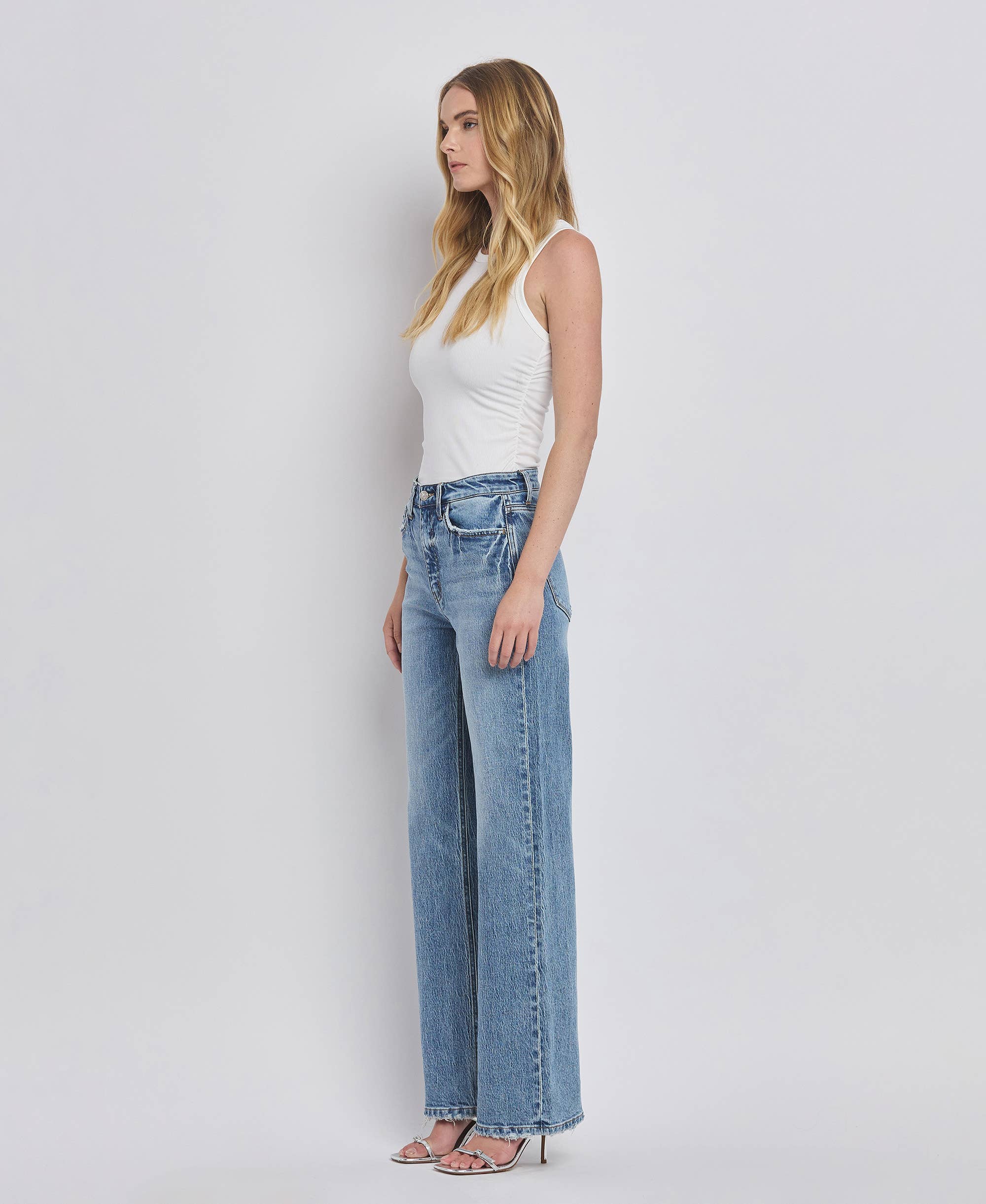 90'S SUPER HIGH RISE MEDIUM WASH WIDE JEANS