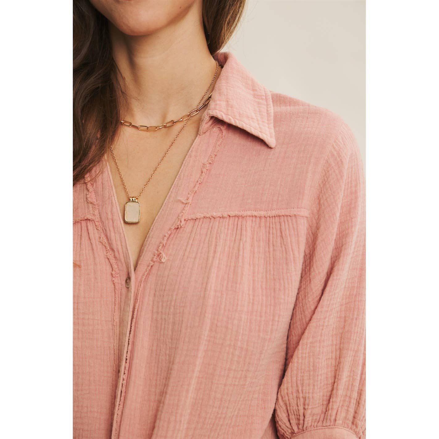 BREATHABLE MINERAL-WASHED COTTON GAUZE BUTTON-DOWN SHIRT