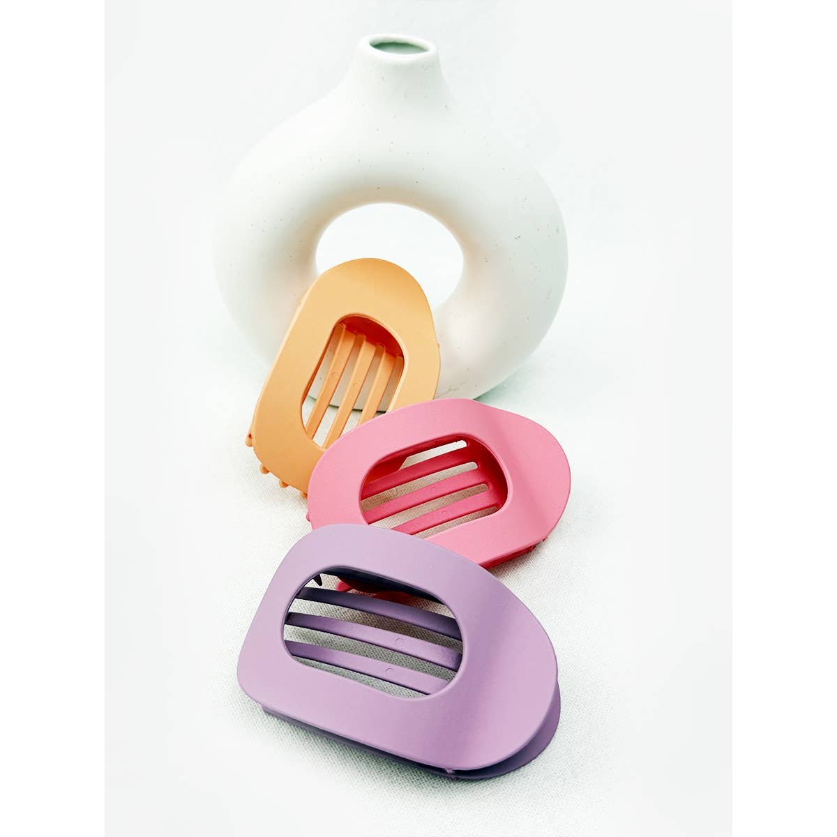 Matte Colors of Oval Shape Flat Hair Claw