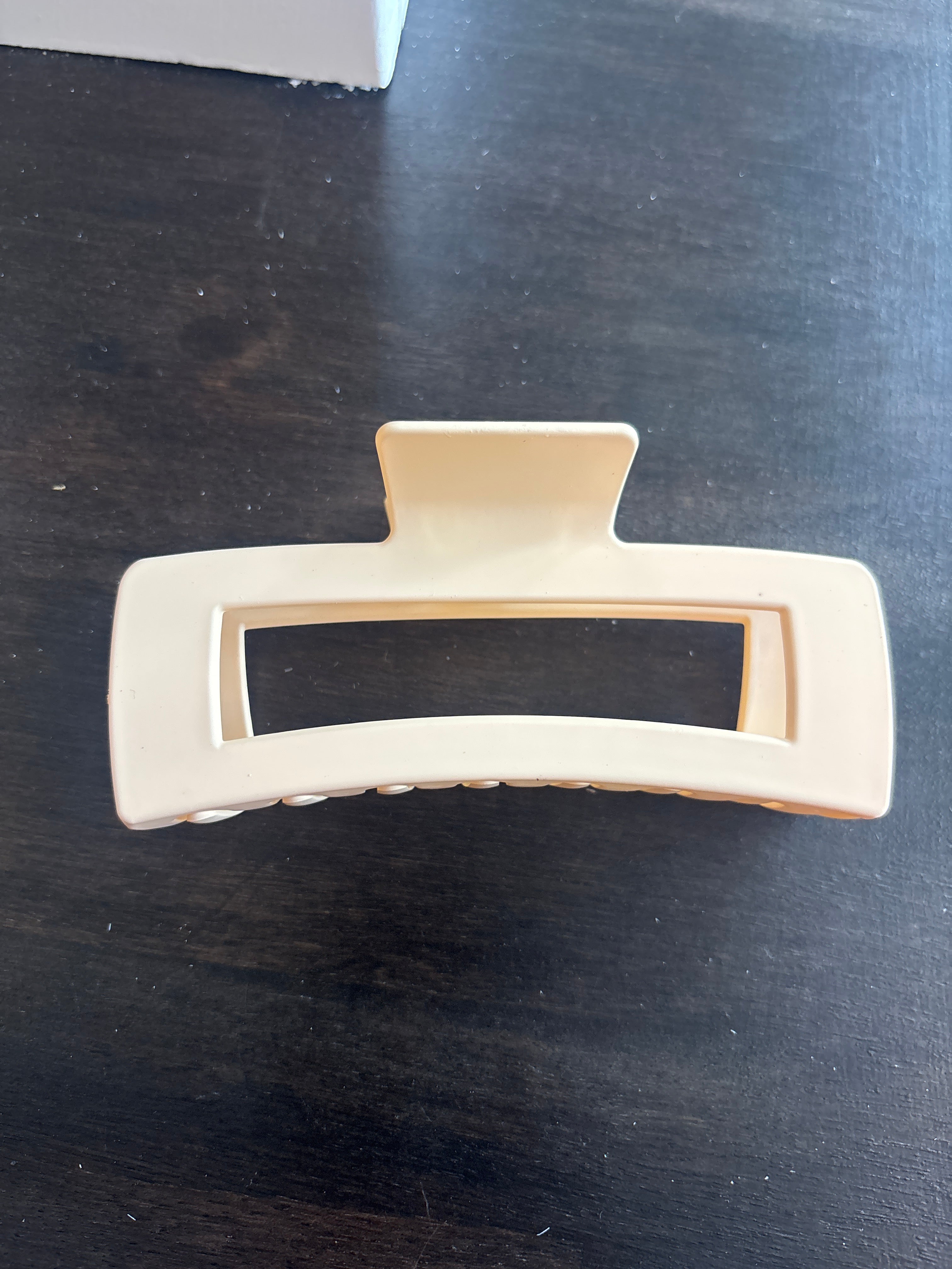 Matte Jumbo Cut Out Rectangle Hair Claw