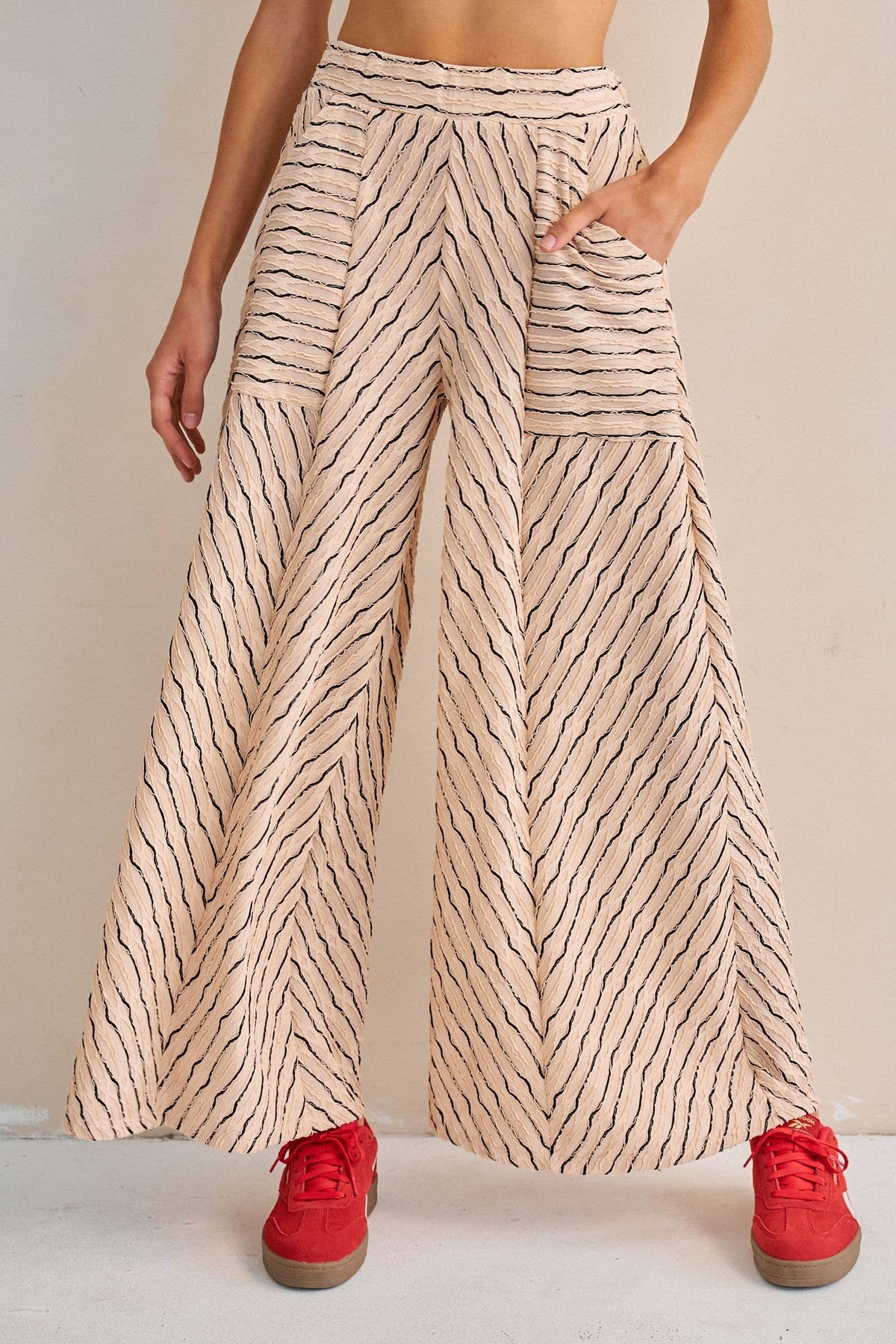 TEXTURED STRIPE WIDE LEG PANTS
