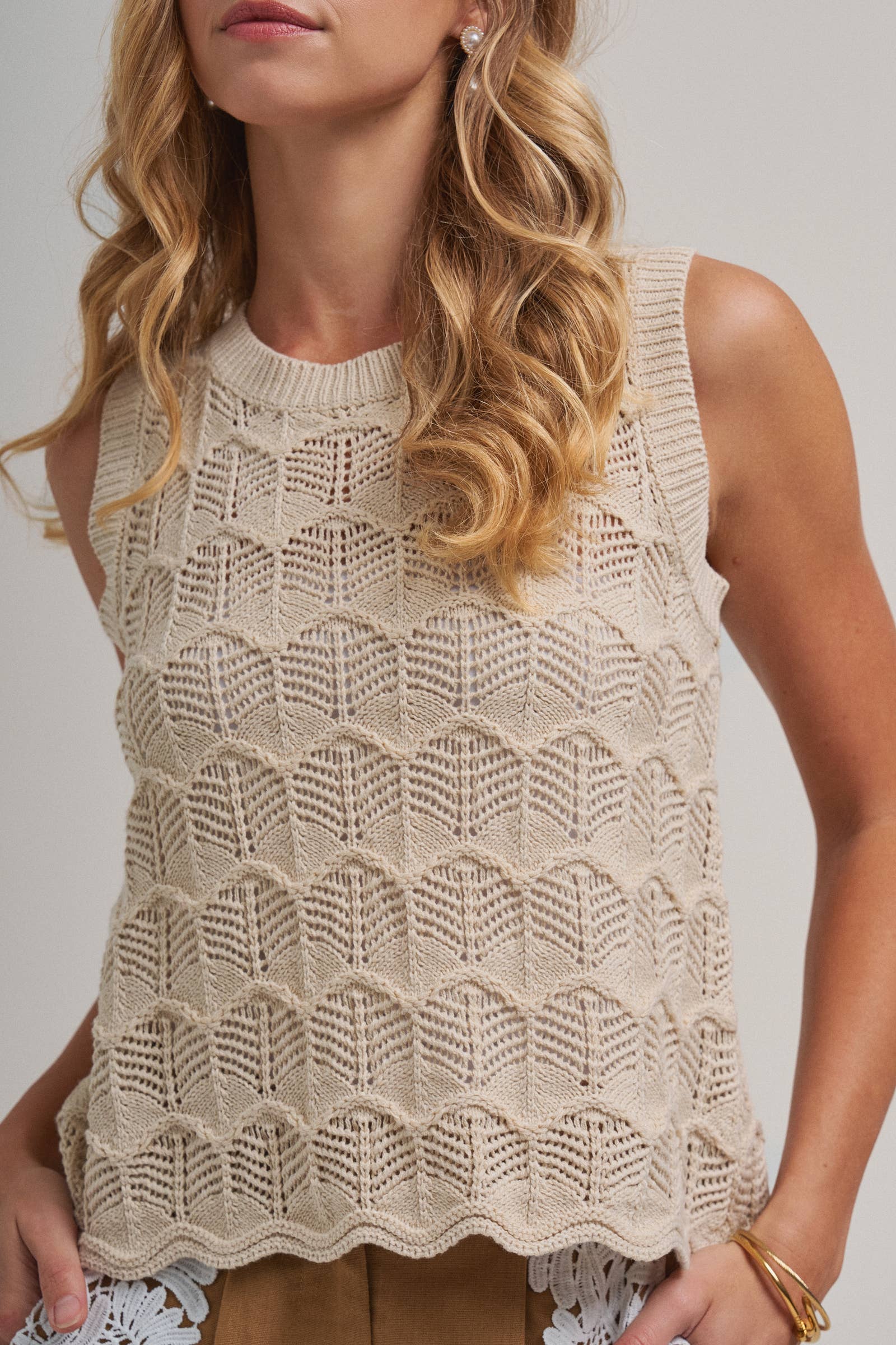 TEXTURED OPEN KNIT SLEEVELESS SWEATER TOP