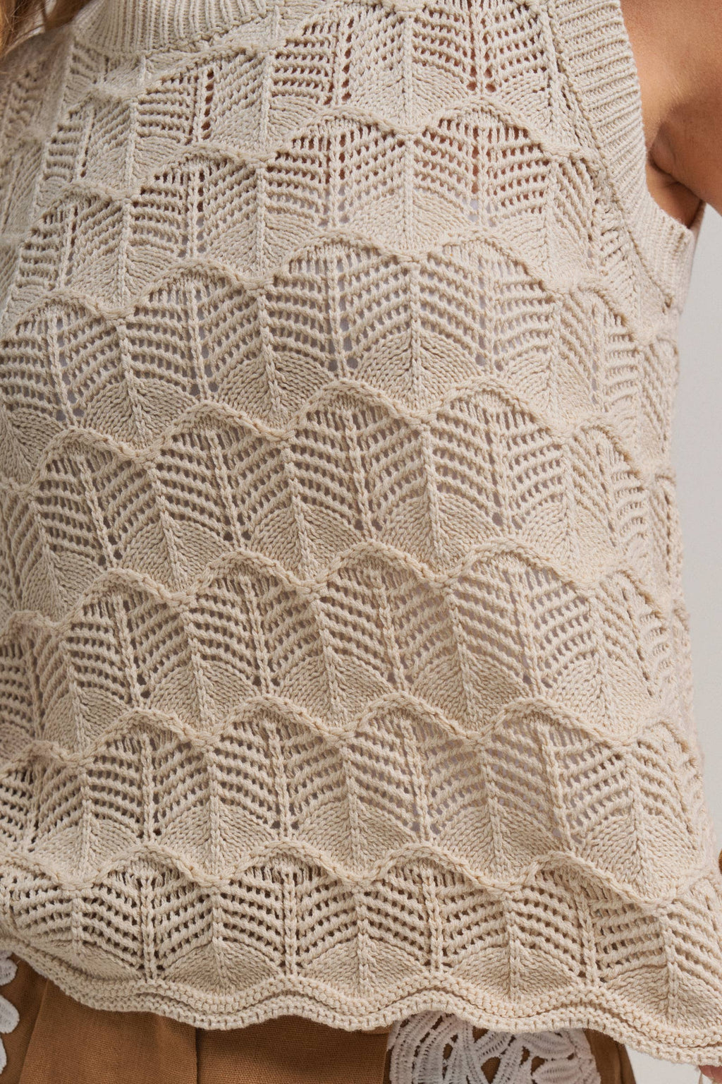 TEXTURED OPEN KNIT SLEEVELESS SWEATER TOP